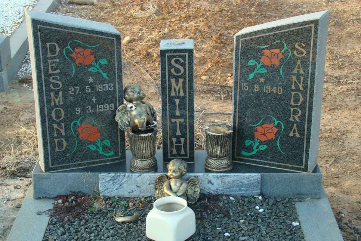 SMITH Desmond 1933-1999 &amp; Sandra 1940-