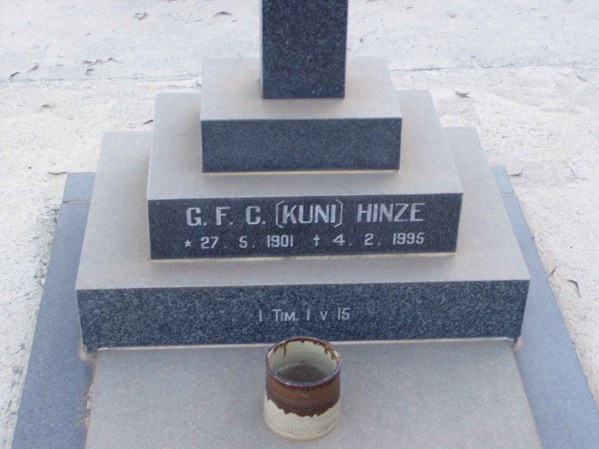 HINZE G.F.C. 1901-1995
