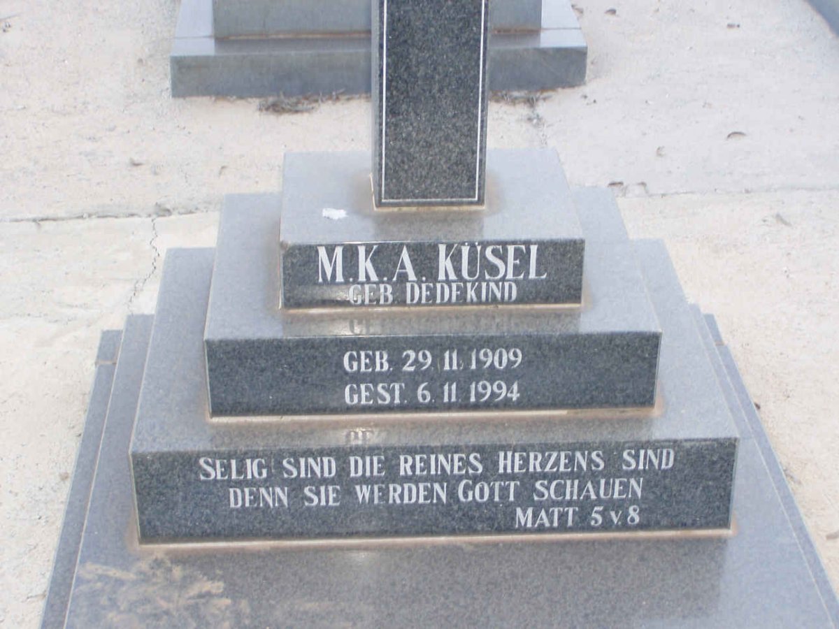 KUSEL M.K.A. nee DEDENKIND 1909-1994