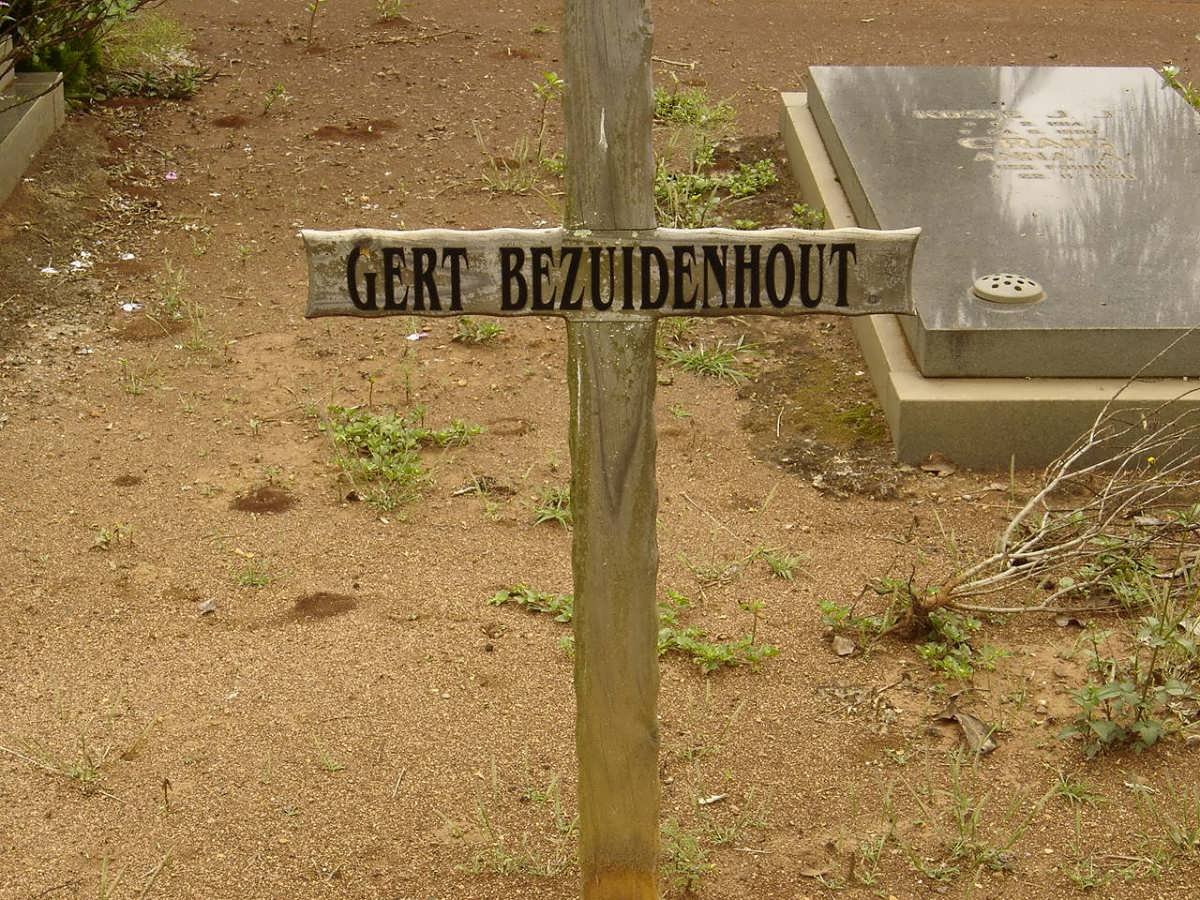 BEZUIDENHOUT Gert