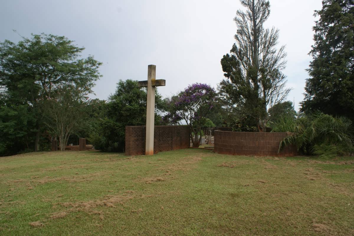 2. Entrance to the cemetery