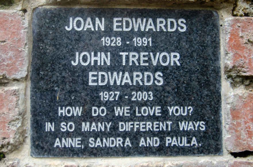 EDWARDS John Trevor 1927-2003 &amp; Joan 1928-1991