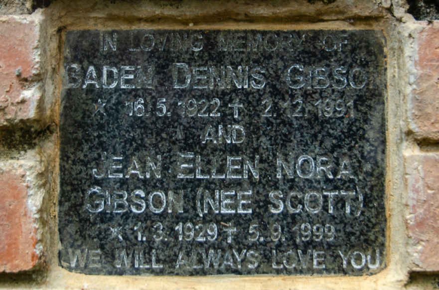 GIBSON Gaden Dennis 1922-1991 &amp; Jean Ellen Nora SCOTT 1929-1999