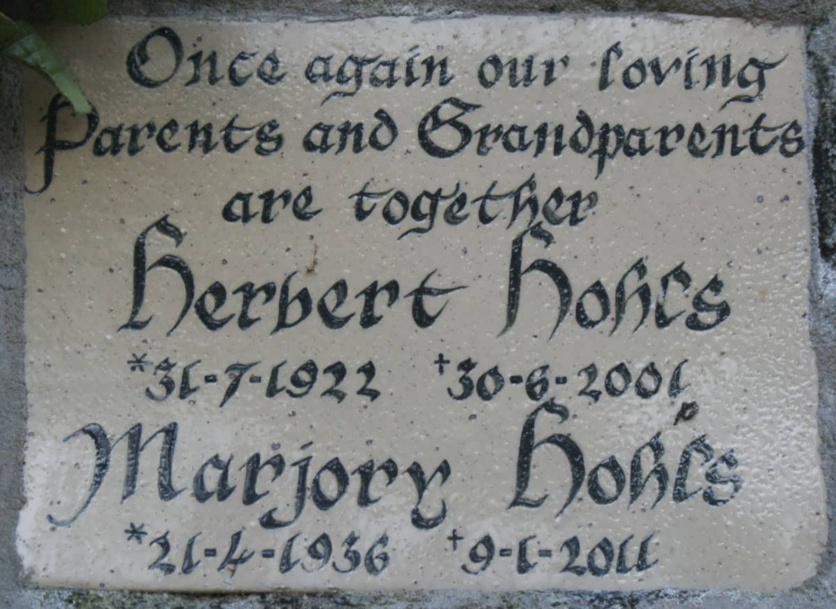 HOHLS Herbert 1922-2001 &amp; Marjorie 1936-2011