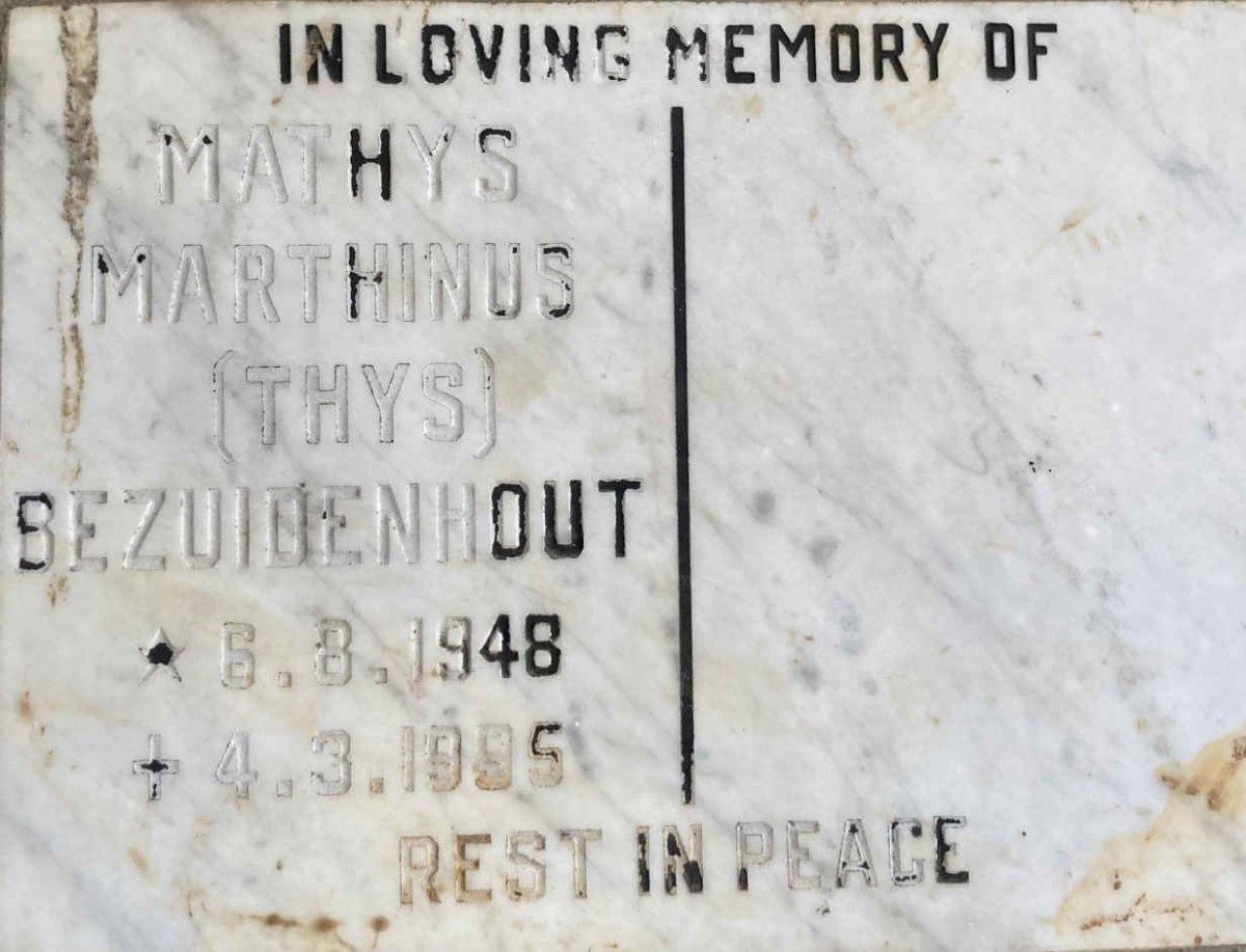 BEZUIDENHOUT Mathys Marthinus 1948-1995