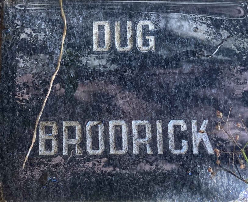 BRODRICK Dug