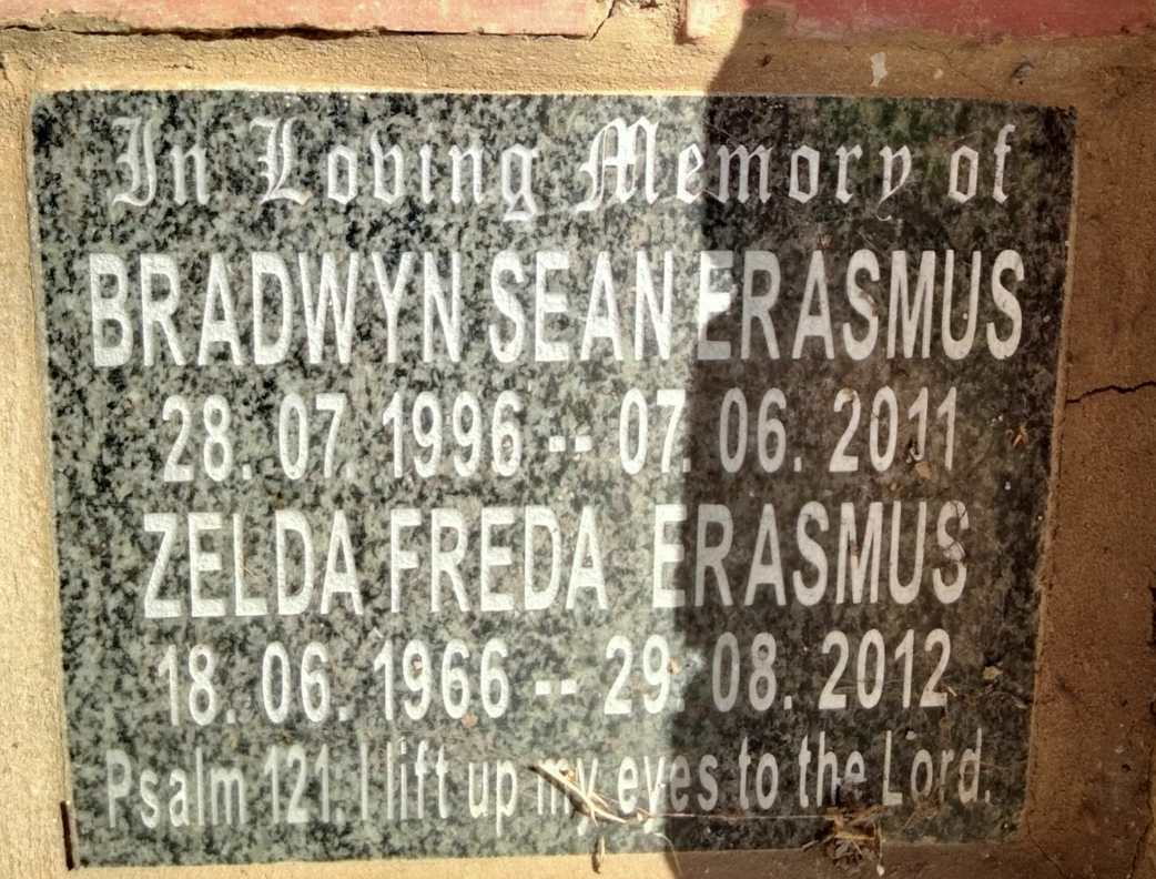 ERASMUS Bradwyn Sean 1996-2011 :: ERASMUS Zelda Freda 1966-2012