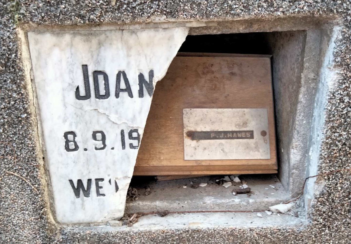 HAWES P.J. Joan