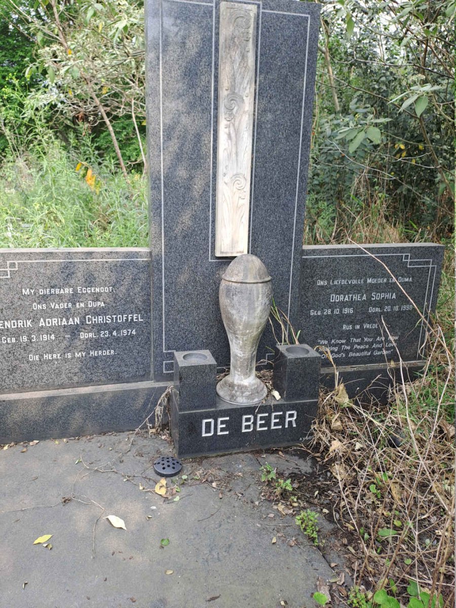 BEER Hendrik Adriaan Christoffel, de 1914-1974 & Dorathea Sophia 1916-1998