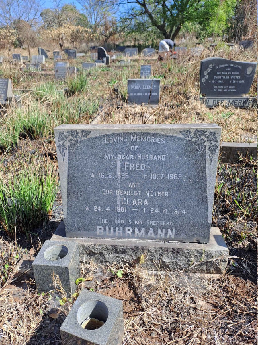 BUHRMANN Fred 1896-1969 & Clara 1901-1984