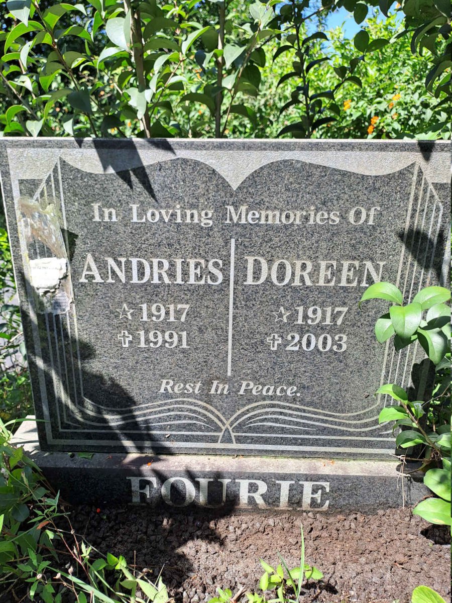 FOURIE Andries 1917-1991 & Doreen 1917-2003