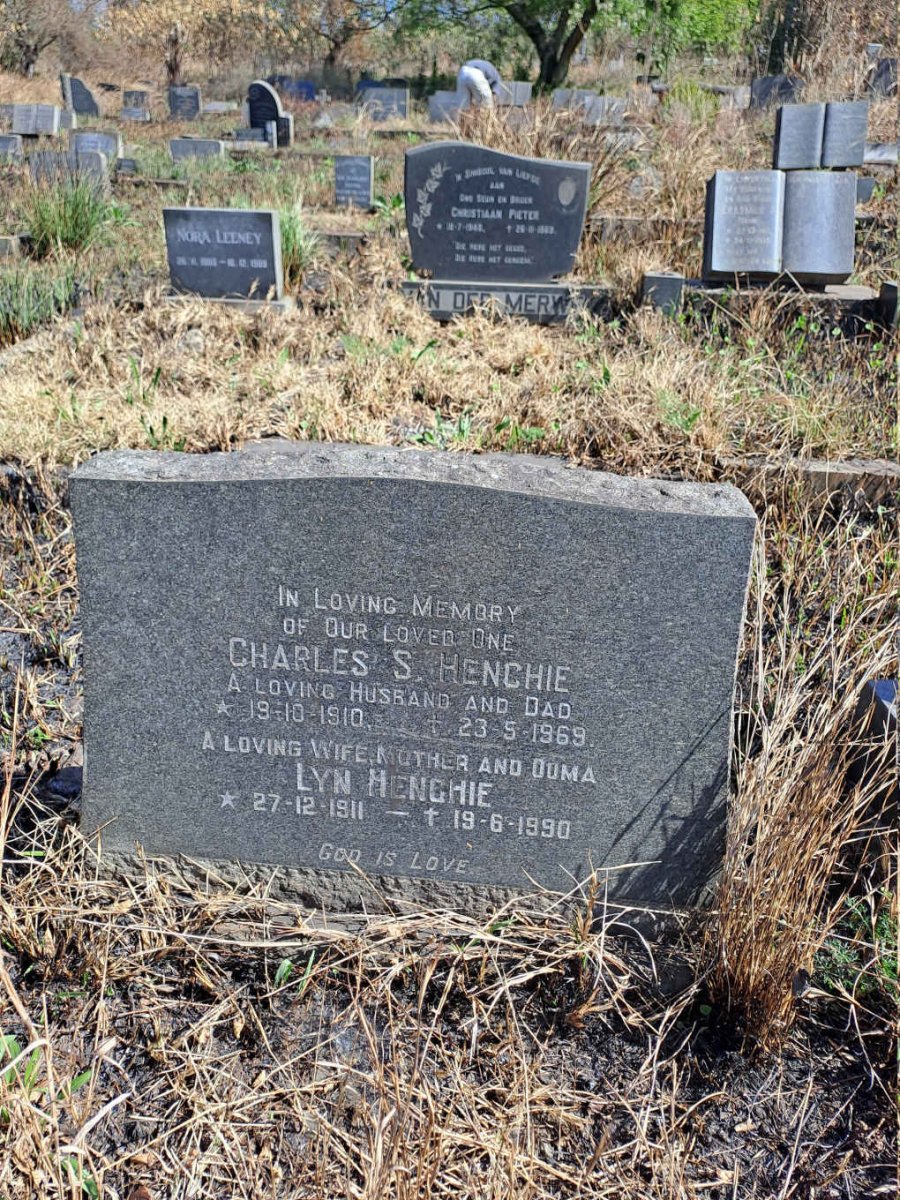 HENCHIE Charles S. 1910-1969 & Lyn 1911-1990
