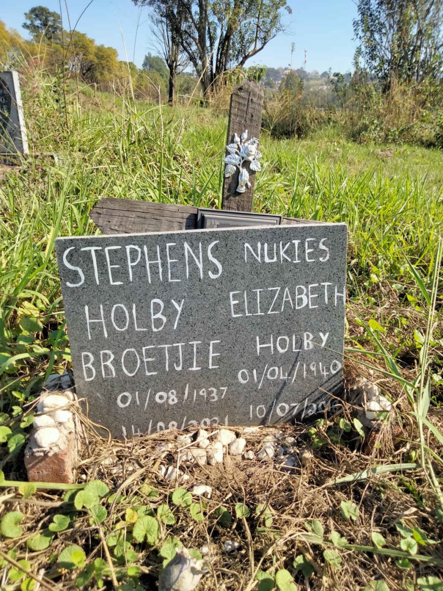 HOLBY Stephens 1937--2021 & Elizabeth 1940-2018