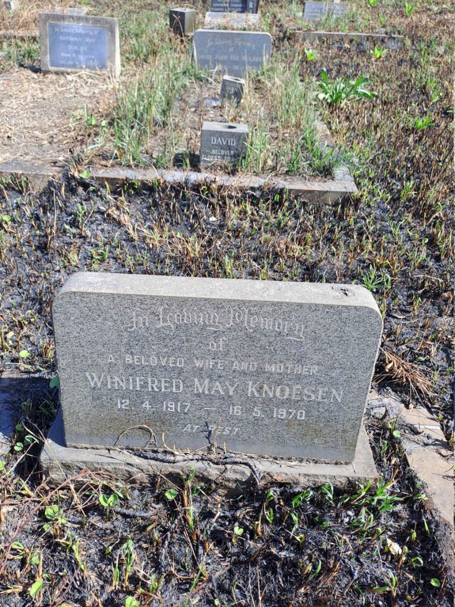 KNOESEN Winifred May 1917-1970