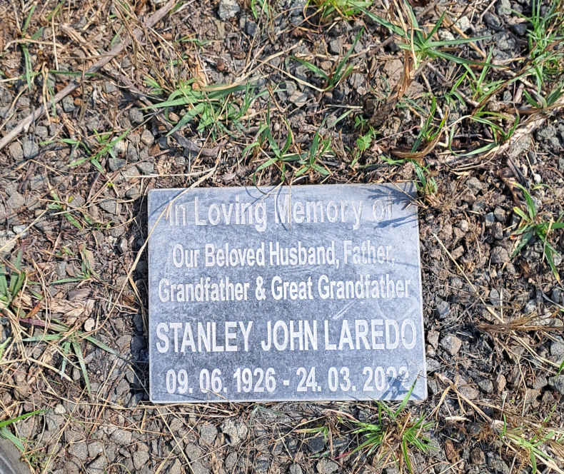 LAREDO Stanley John 1926-2022