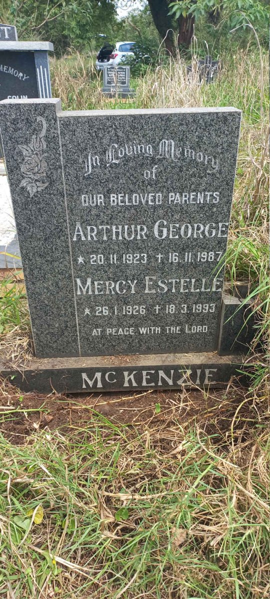 MCKENZIE Arthur George 1923-1987 & Mercy Estelle 1926-1993