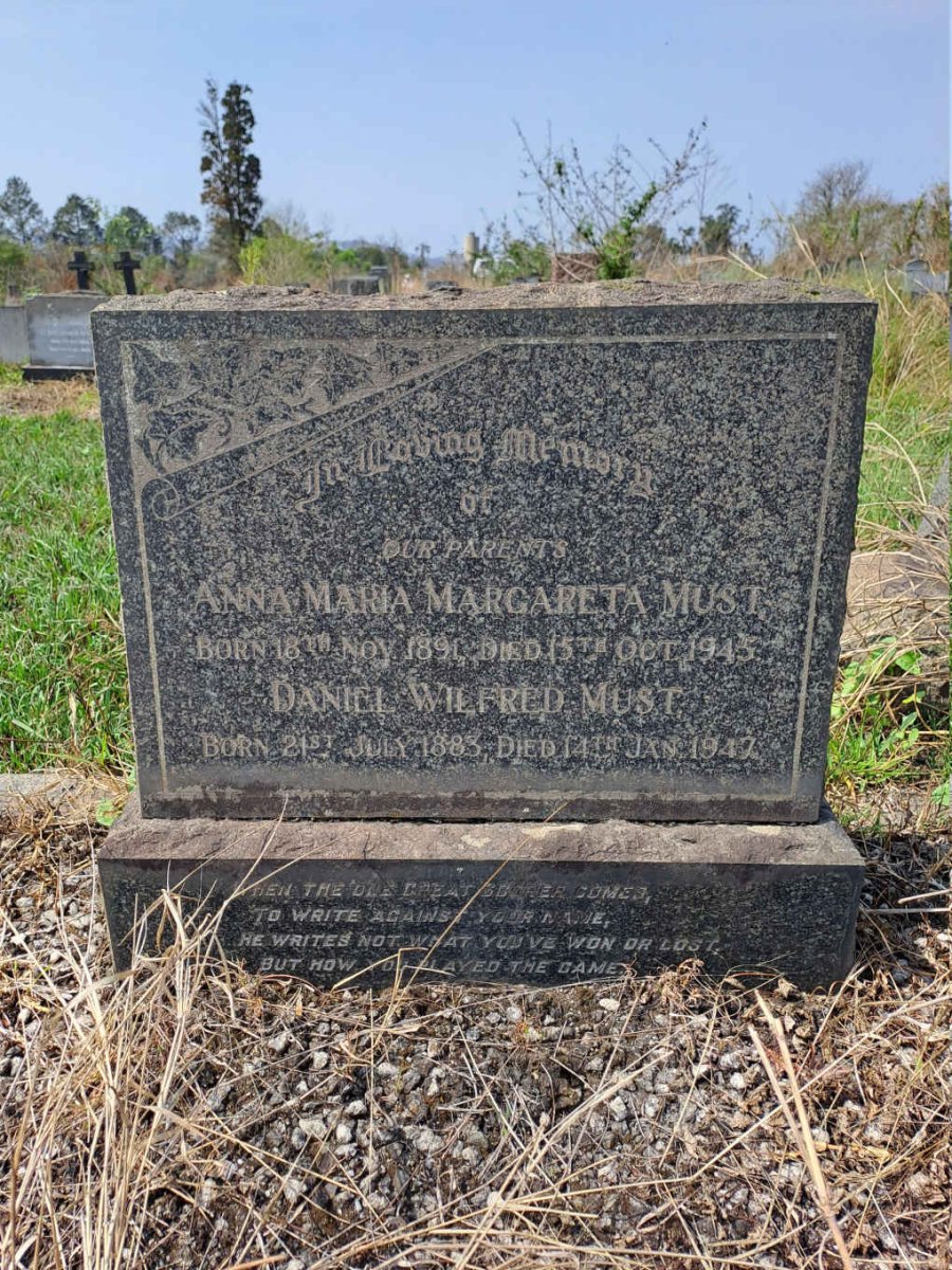 MUST Daniel Wilfred 1883-1947 &  Anna Maria Margareta 1981-1945