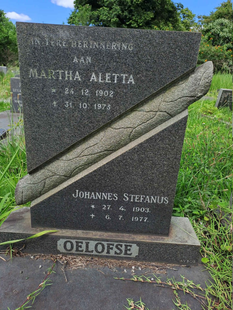 OELOFSE Johannes Stefanus 1903-1977 & Martha Aletta 1902-1975