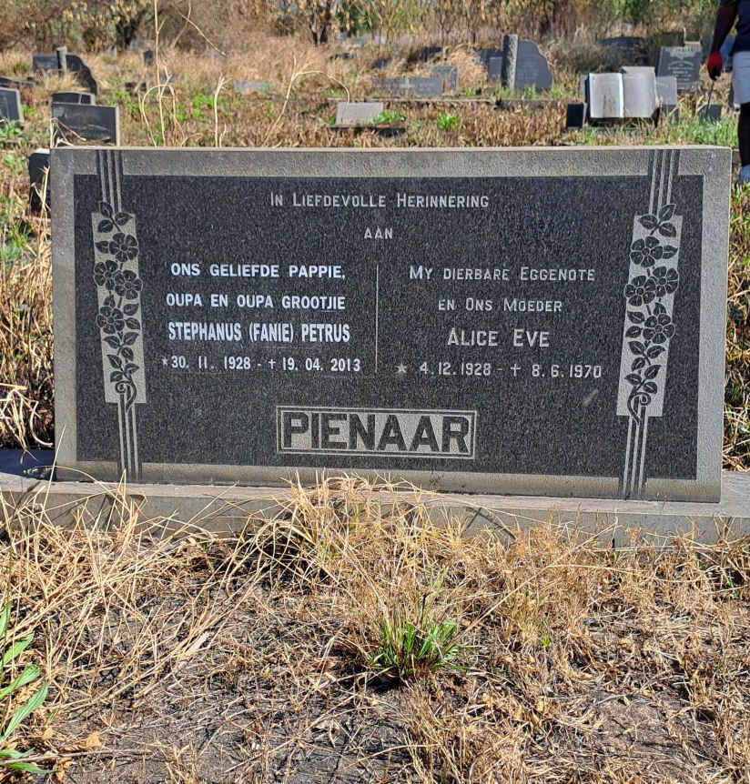 PIENAAR Stephanus Petrus 1928-2013 & Alice Eve
