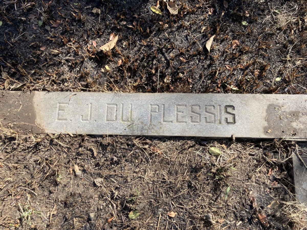 PLESSIS E.J., du.
