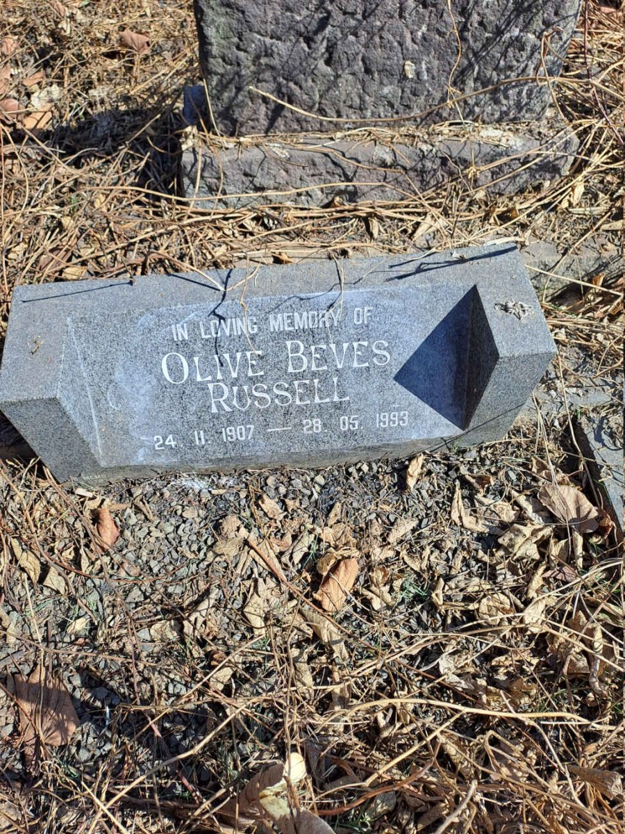 RUSSELL Olive Beves 1907-1993