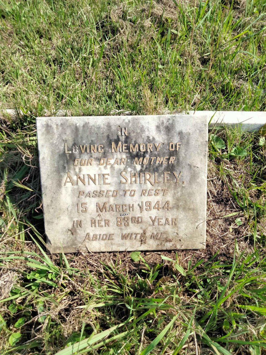 SHIRLEY Annie  -1944