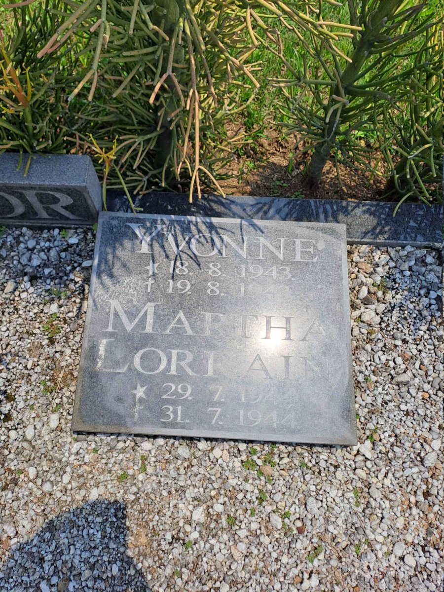 TAYLOR Yvonne 1943-1943 :: TAYLOR Martha Lorrain 1944-1944