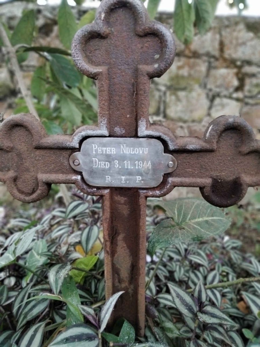 NDLOVU Peter -1944