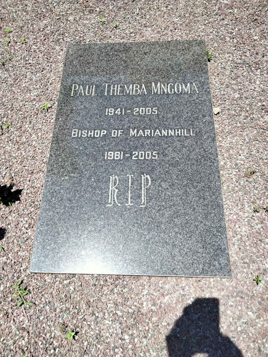MGOMA Paul Themba 1941-2005