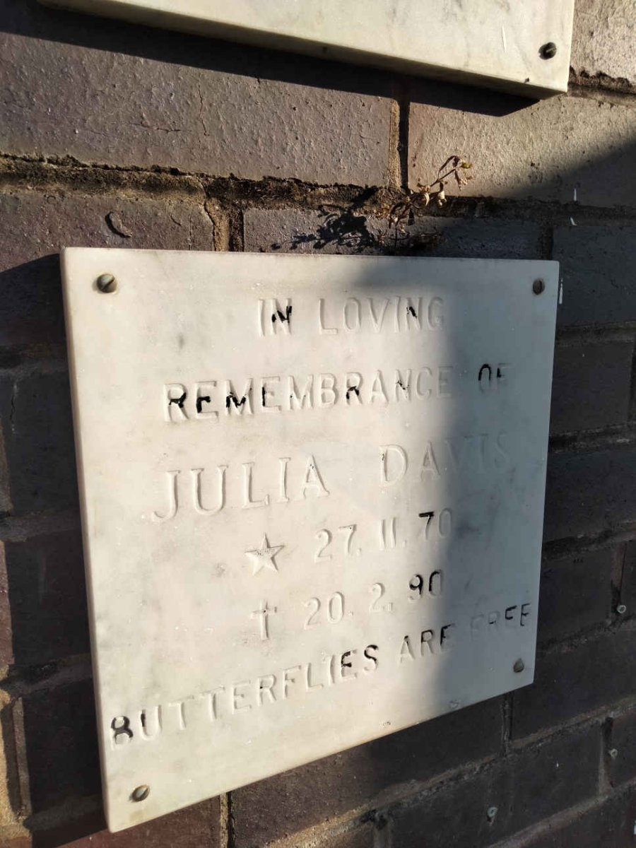 DAVIS Julia 1970-1990