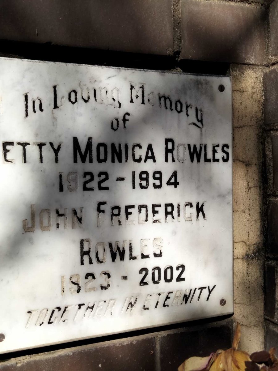 ROWLES John Frederick 1923-2002 &amp; ?etty Monica 1922-1994