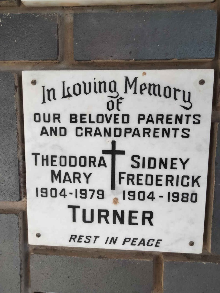 TURNER Sidney Frederick 1904-1980 &amp; Theodora Mary 1904-1979