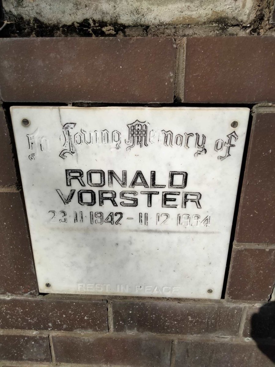 VORSTER Ronald 1942-1994