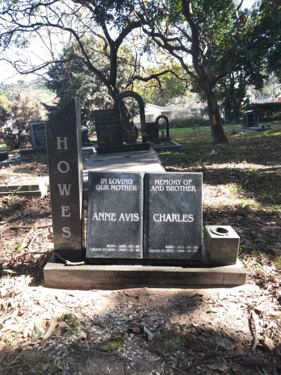 HOWES Anne Avis 1950-2007 :: HOWES Charles 1971-1994