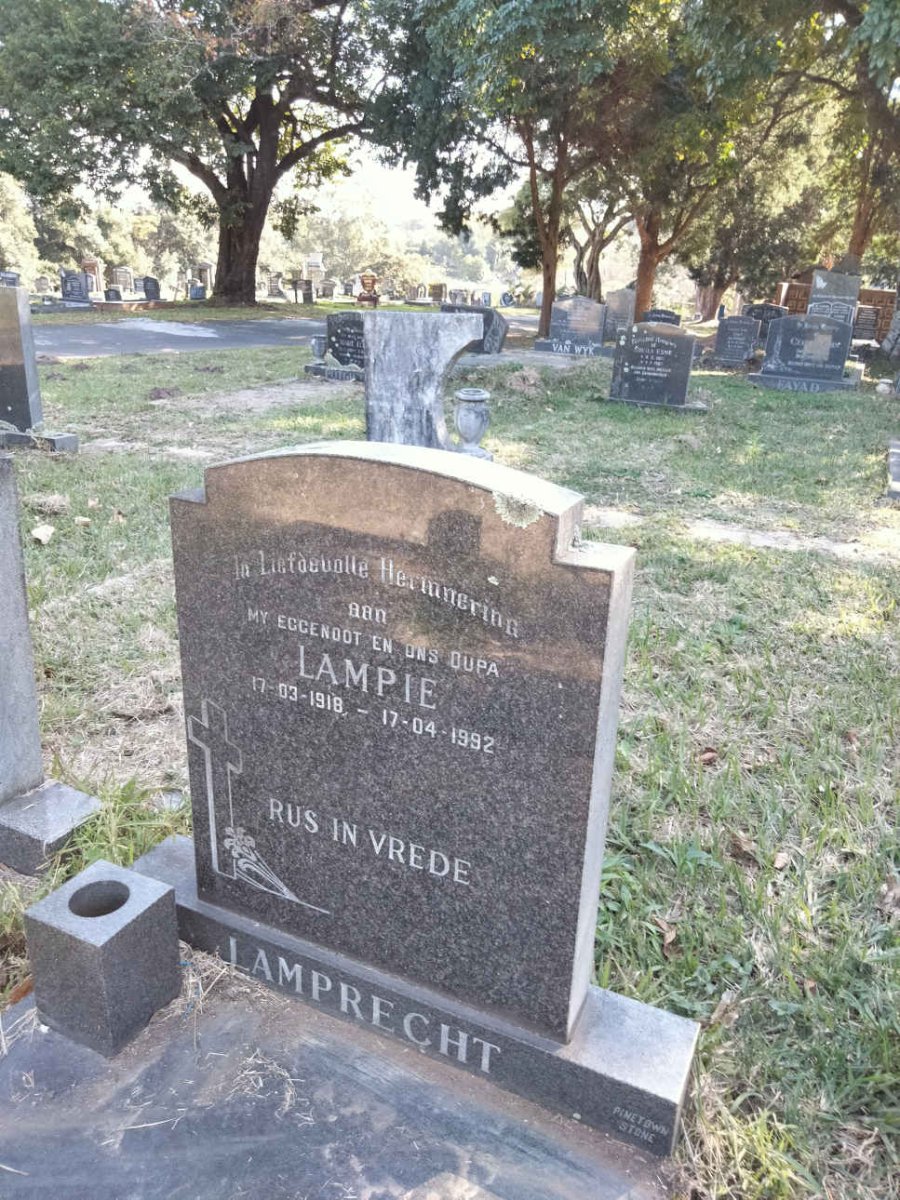LAMPRECHT Lampie 1918-1992 &amp; Louise 1918-2012