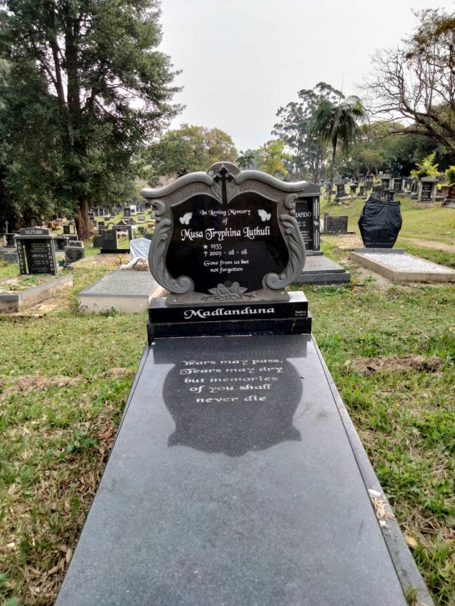 LUTHULI Musa Tryphina 1935-2009