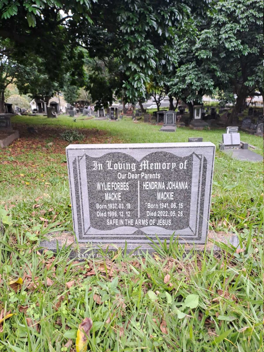 MACKIE Wylie Forbes 1937-1996 & Hendrina Johanna 1941-2022