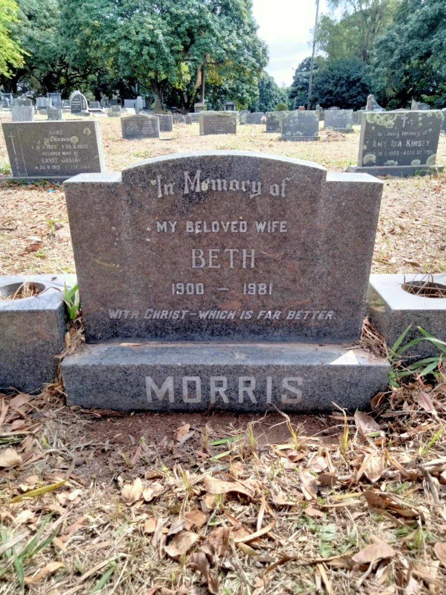 MORRIS Beth 1900-1981
