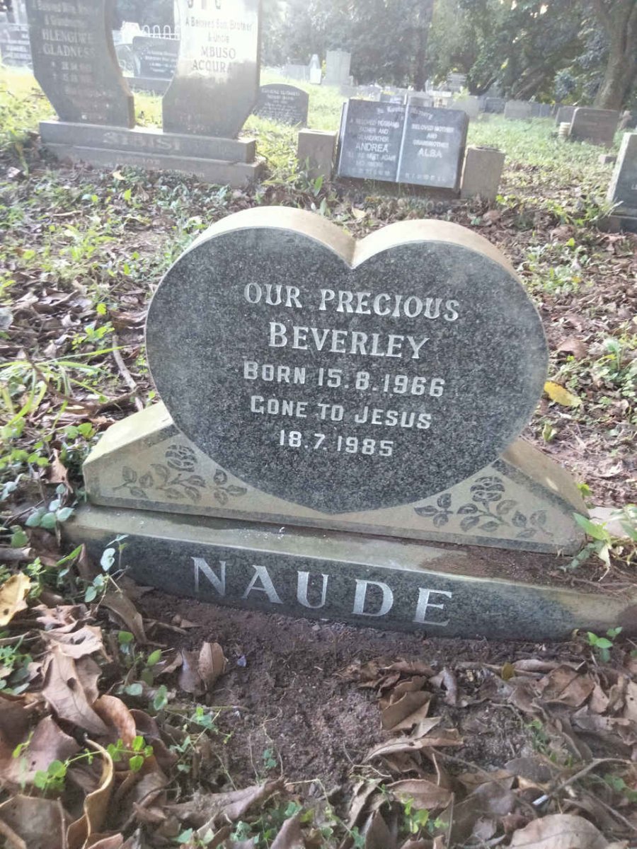 NAUDE Beverley 1966-1985