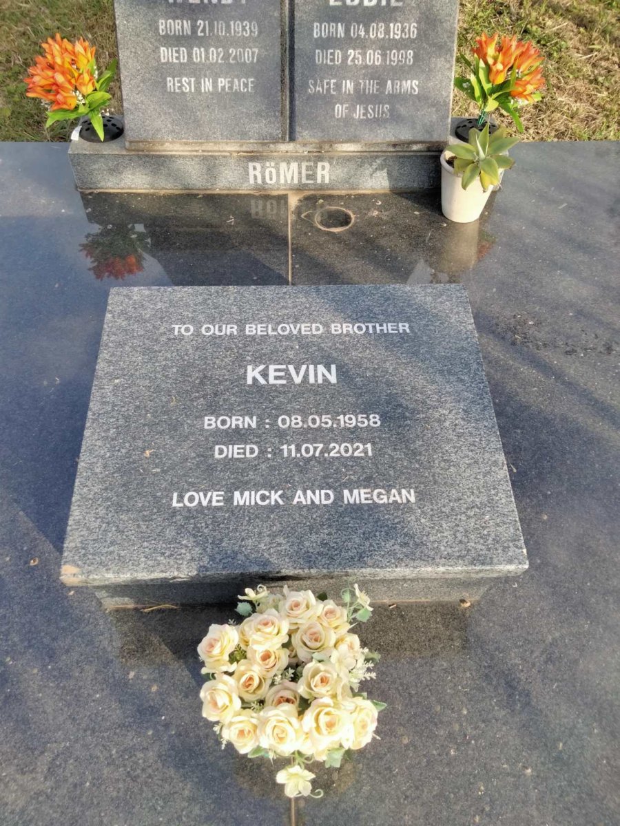 ROMER Eddie 1936-1998 &amp; Wendy 1939-2007 :: ROMER Kevin 1958-2021