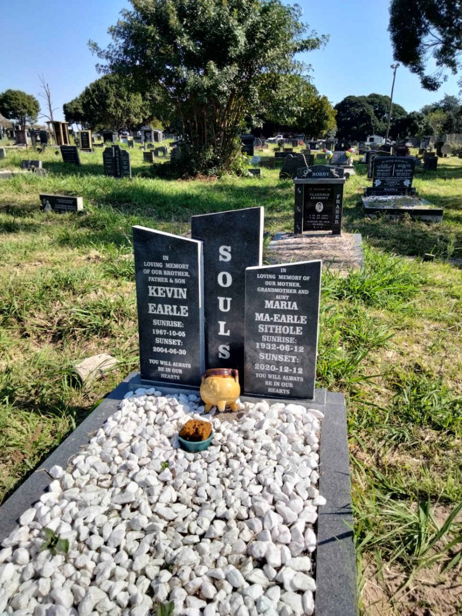 SOULS Kevin Earle 1967-2004 :: SITHOLE Maria 1932-2020