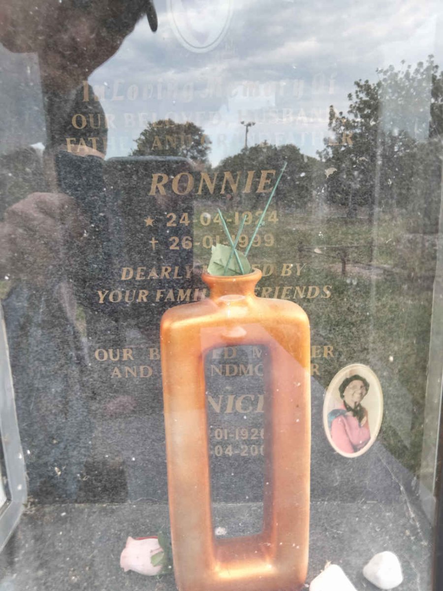 SKEET Ronnie 1924-1999 &amp; Eunice 192?-20??