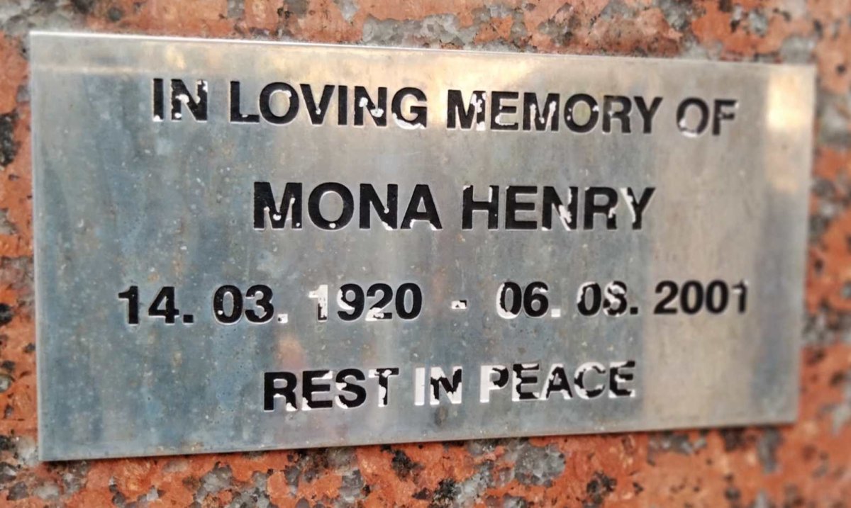 HENRY Mona 1920-2001