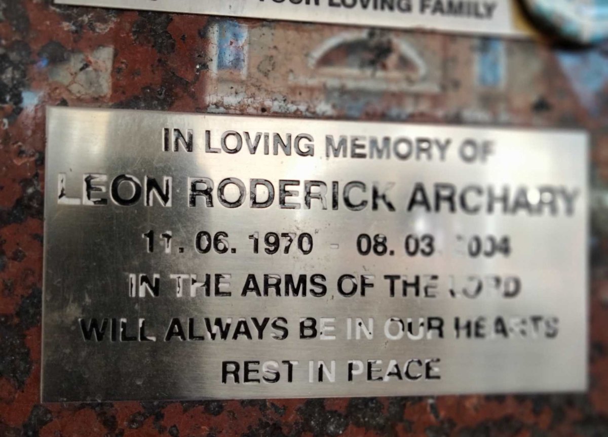 ARCHARY Leon Roderick 1970-2004