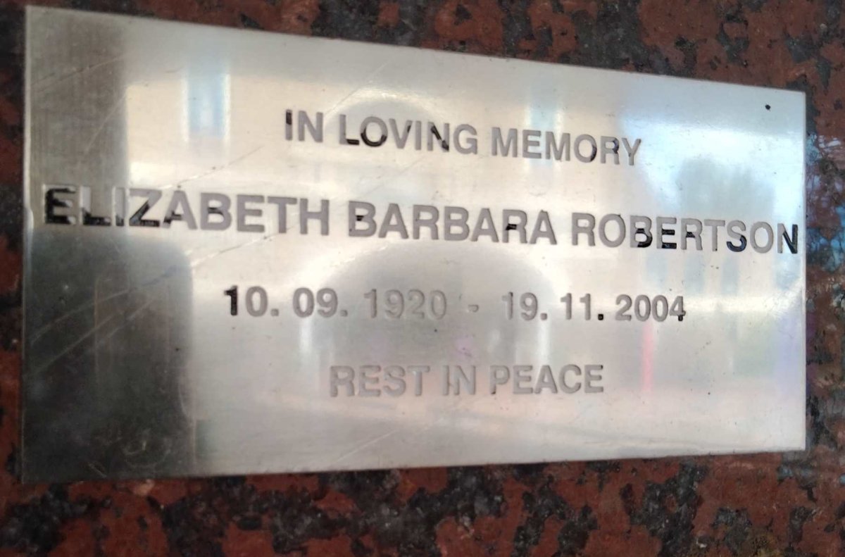 ROBERTSON Elizabeth Barbara 1920-2004