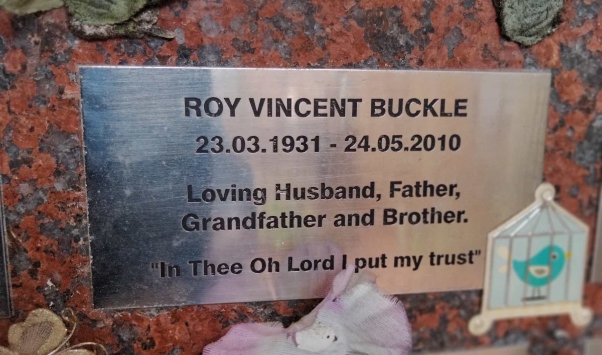 BUCKLE Roy Vincent 1931-2010
