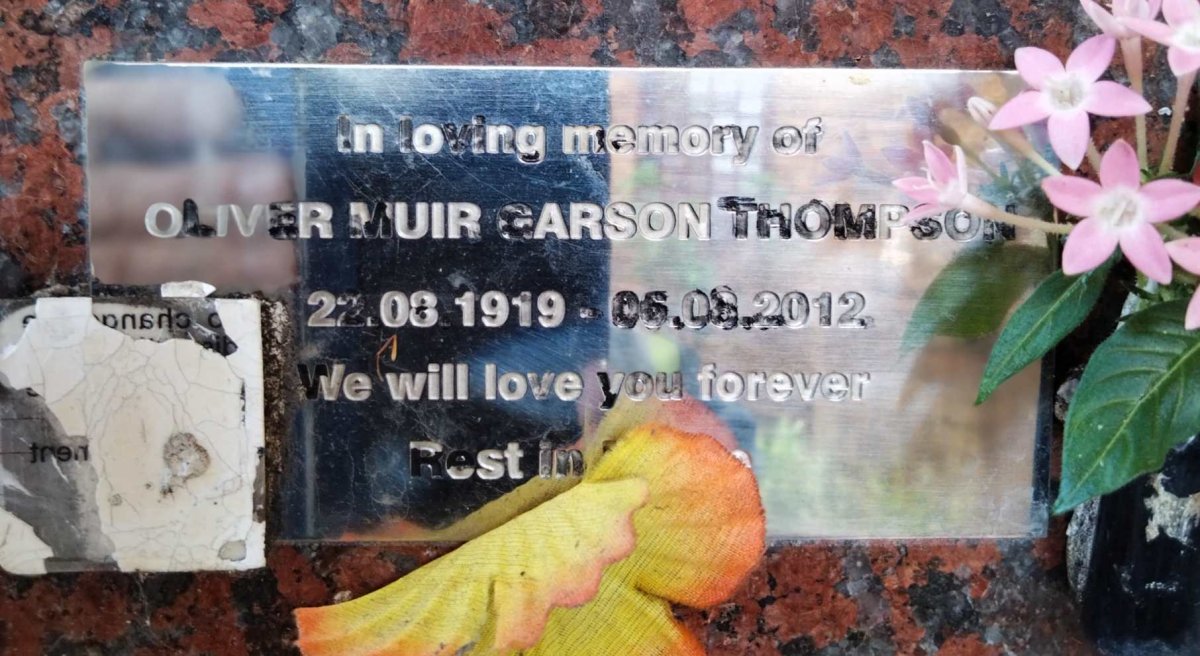 THOMPSON Oliver Muir Garson 1919-2012