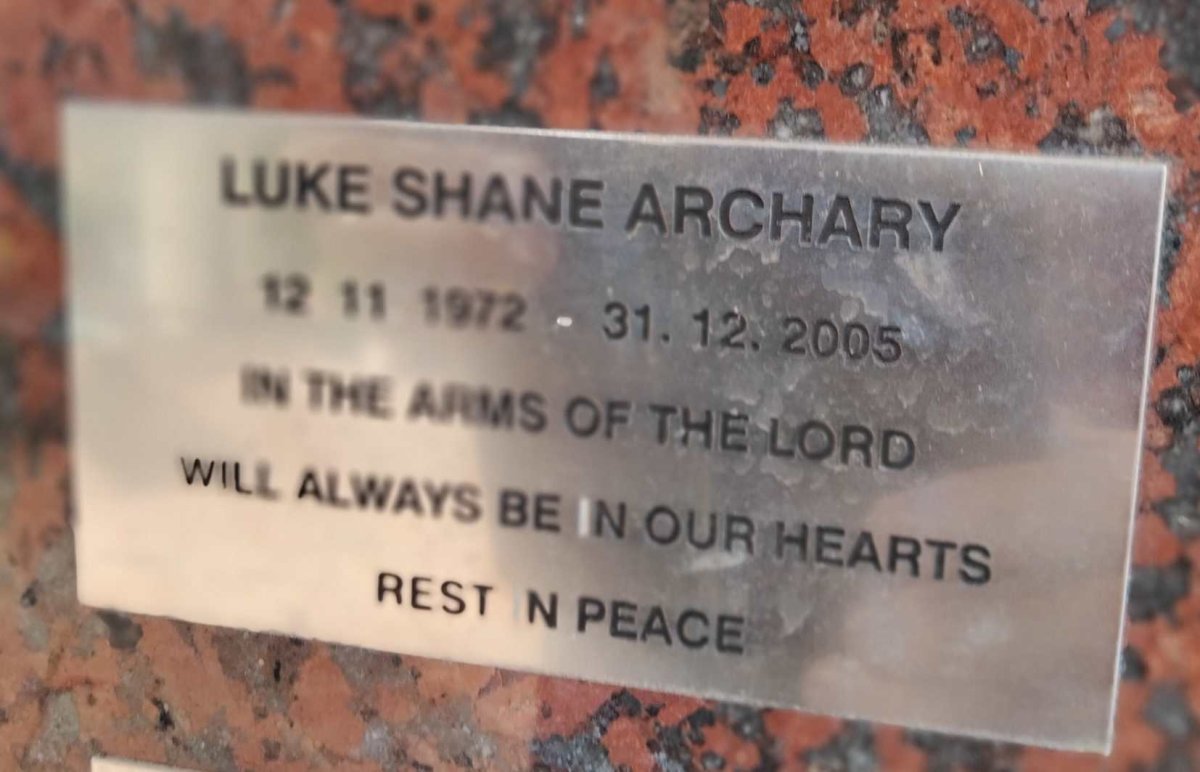 ARCHARY Luke Shane 1972-2005