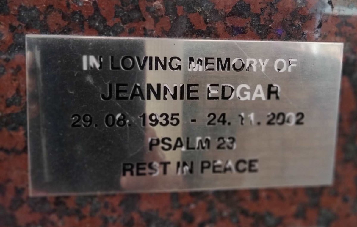 EDGAR Jeannie 1935-2002