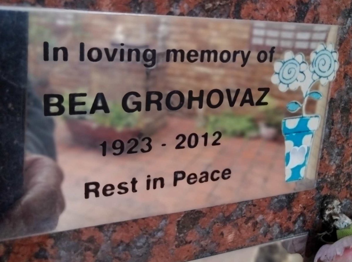GROHOVAZ Bea 1923-2012
